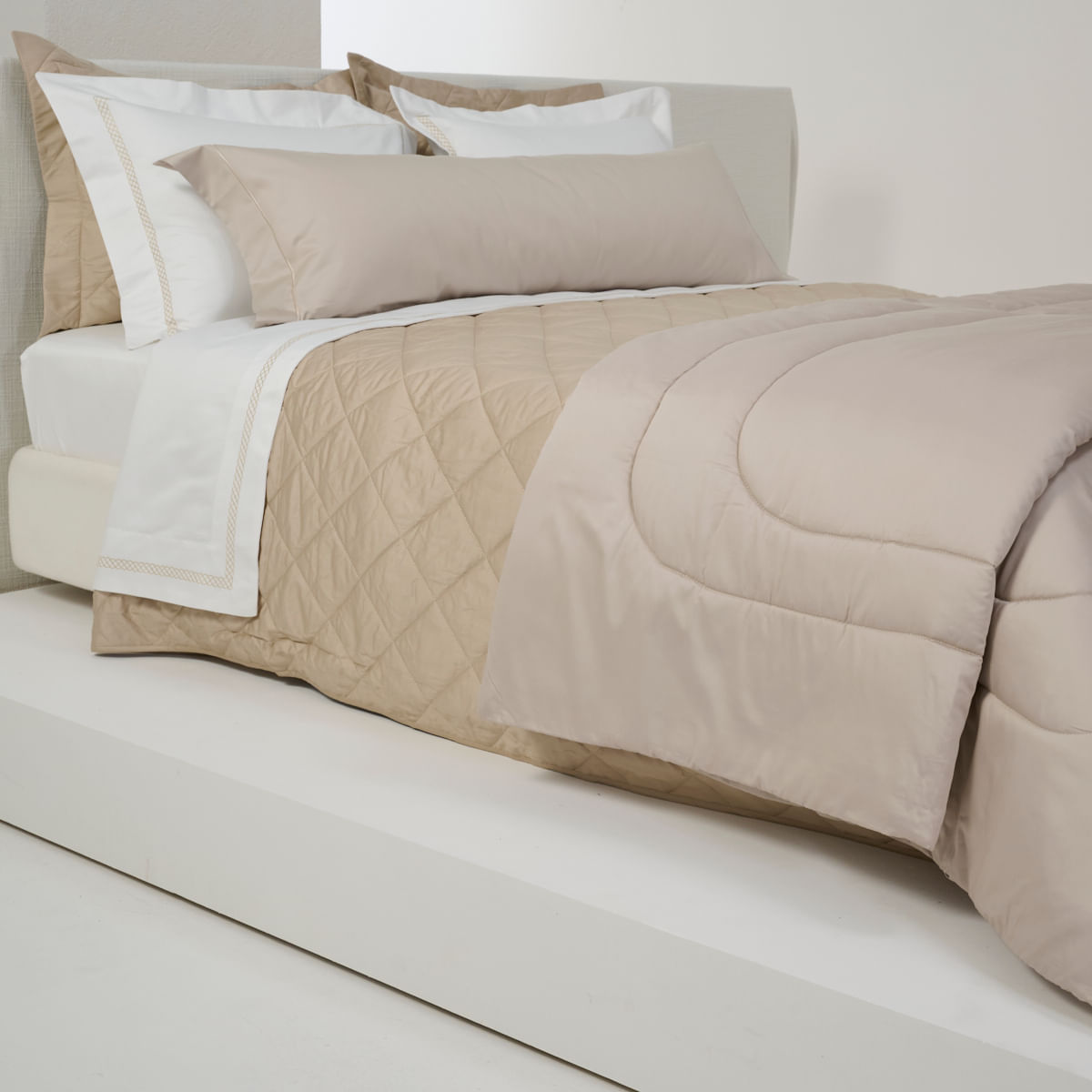 01 10 0722 Jogo de Lencol Imperiale 1000 Fios Branco Areia  002